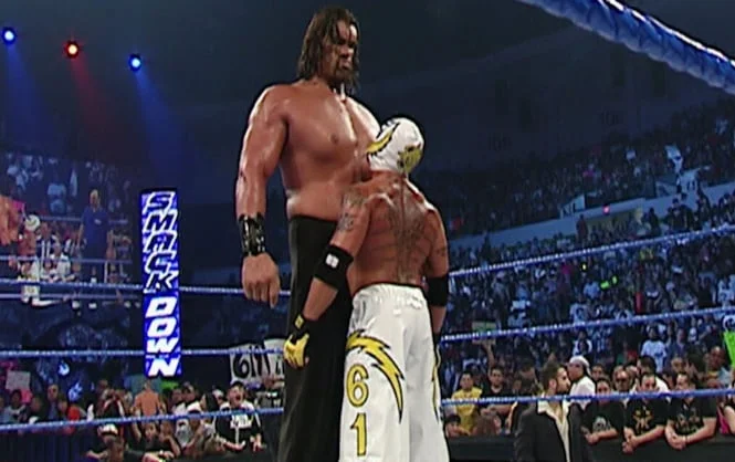 How Tall is Rey Mysterio?